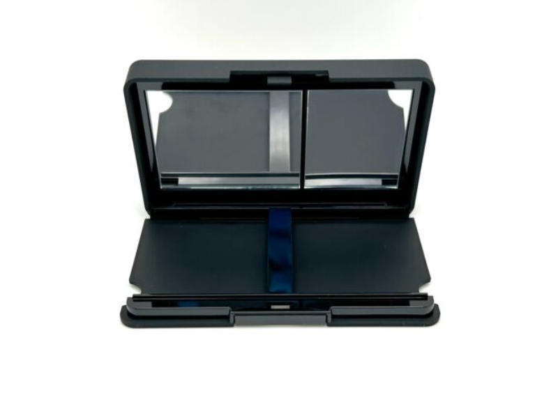 MAQUILLAJE LITTLE BLACK COMPACT ELIZABETH ARDEN 